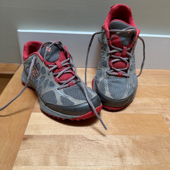 Columbia Treking Shoes - Picture 1 of 6